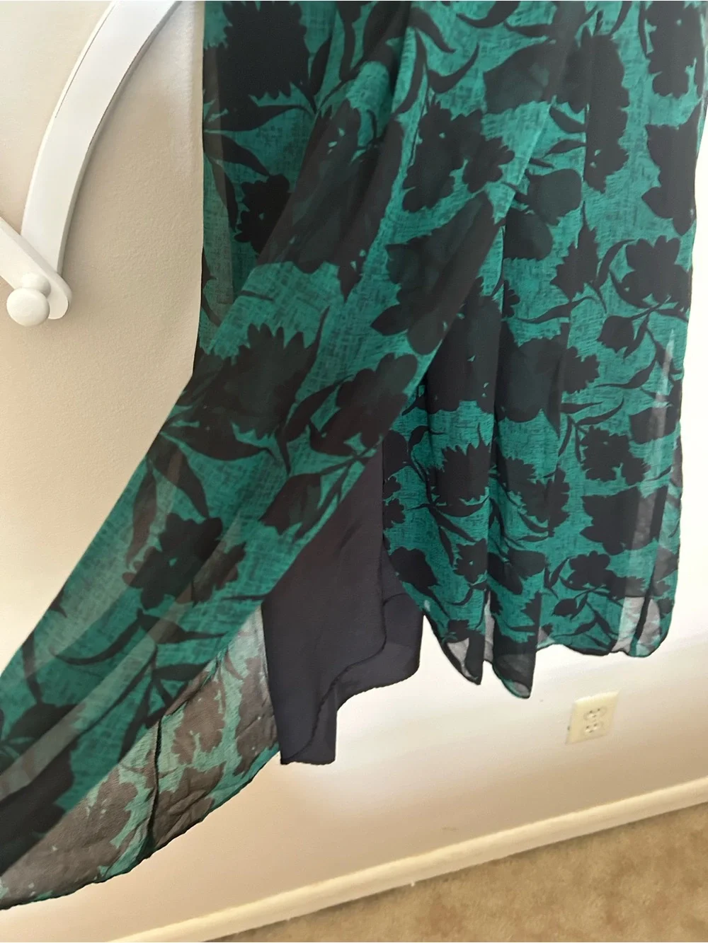 Adelyn Rae Green & Black Floral V-Neck Midi Dress